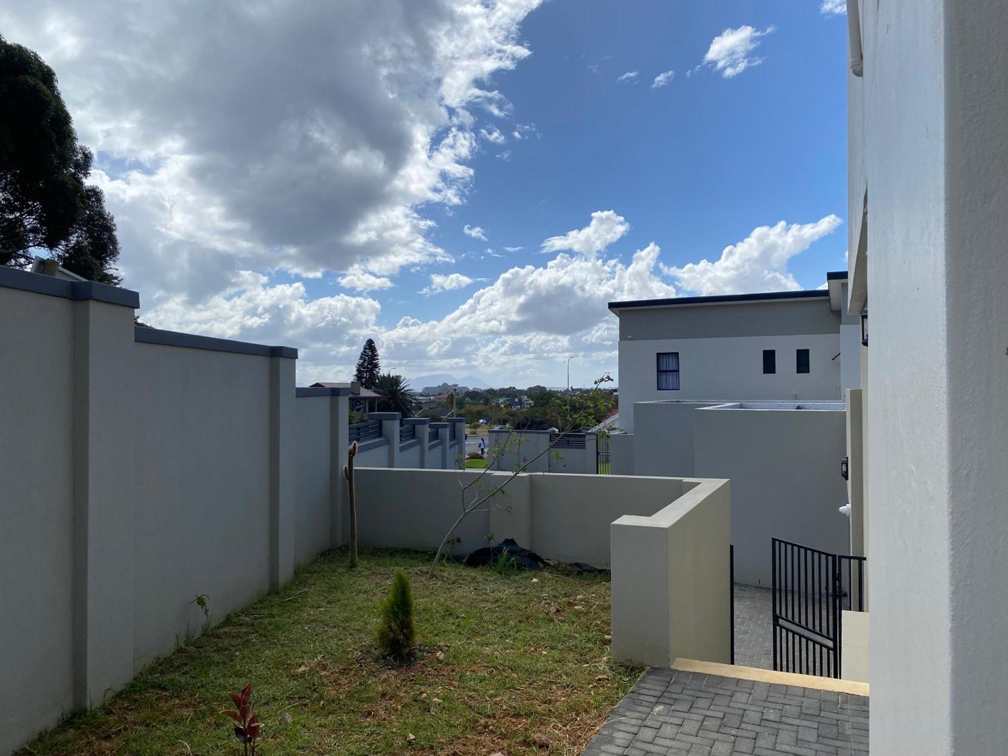 Gordons Bayview Bliss Apartment
