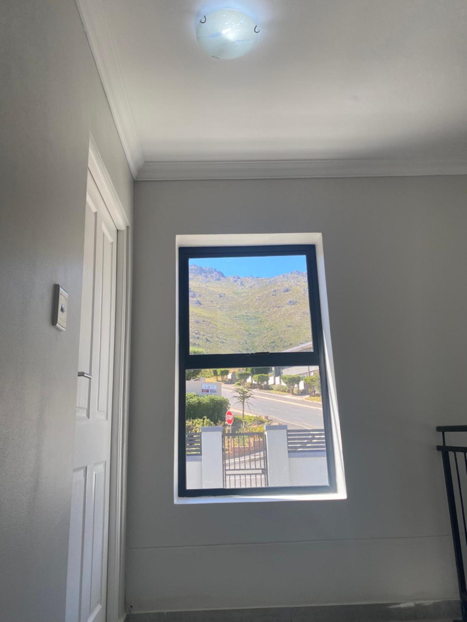 Gordons Bayview Bliss *